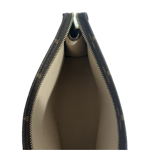 LOUIS VUITTON Monogram Poche Toilette NM - Picture 3 of 6